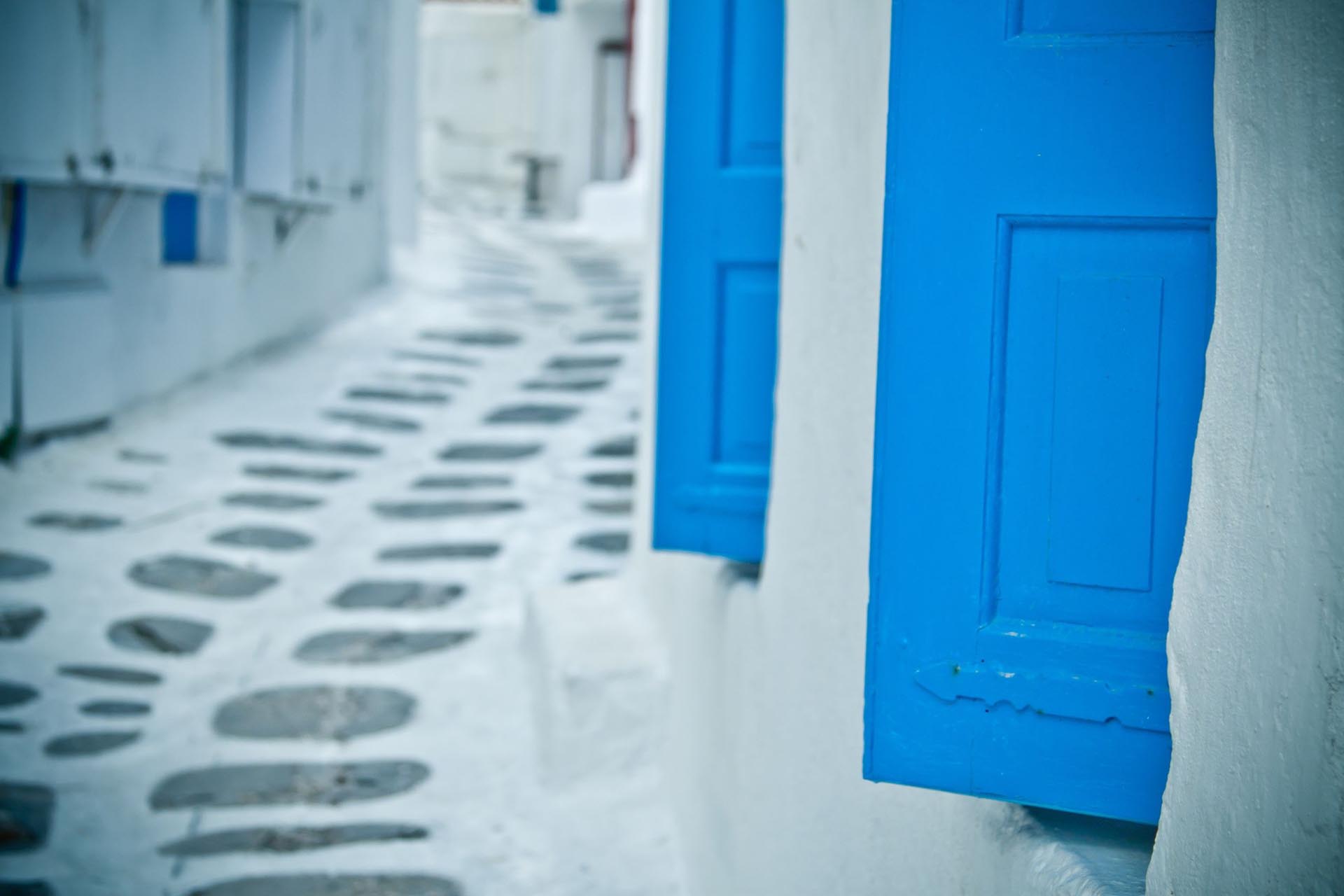 MYKONOS: RELAX, SUN, BEACH, AND HISTORY