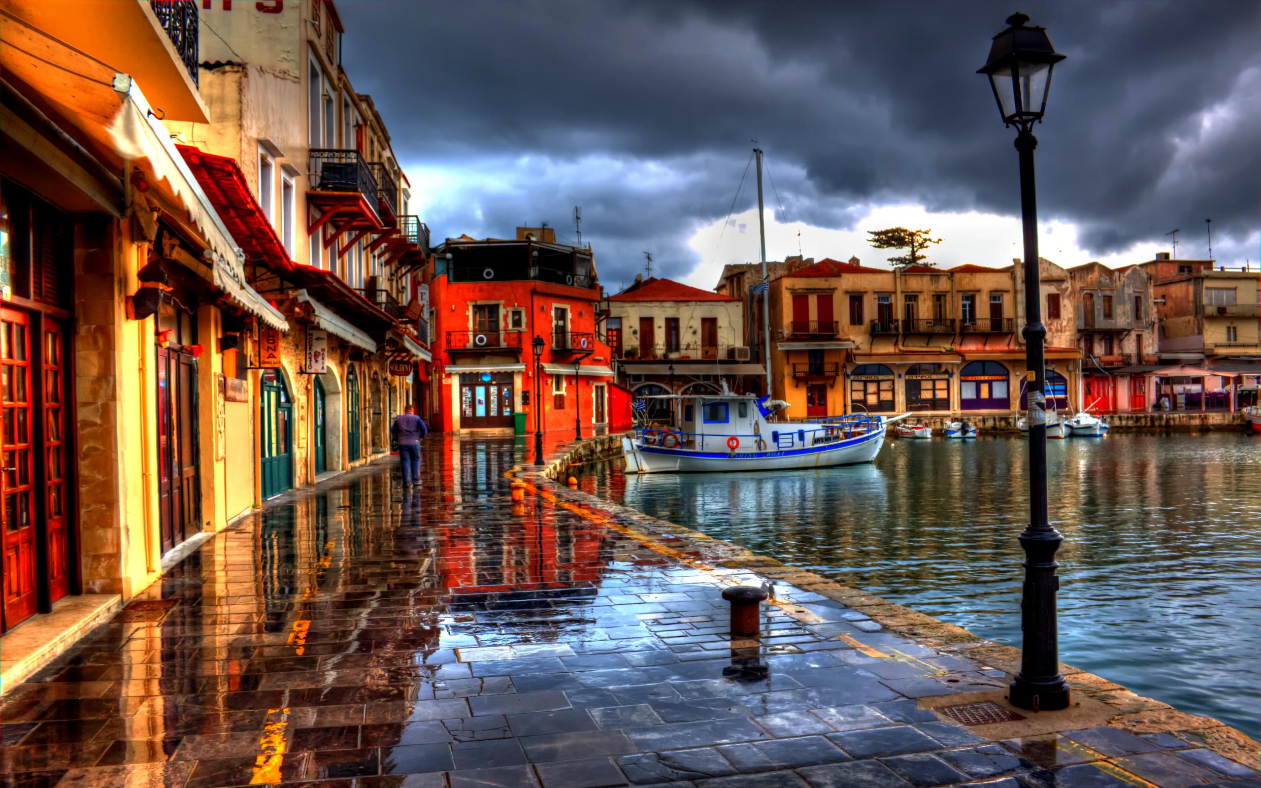 FREE DAY IN ATHENS AND OPTION FOR A DAY-CRUISE