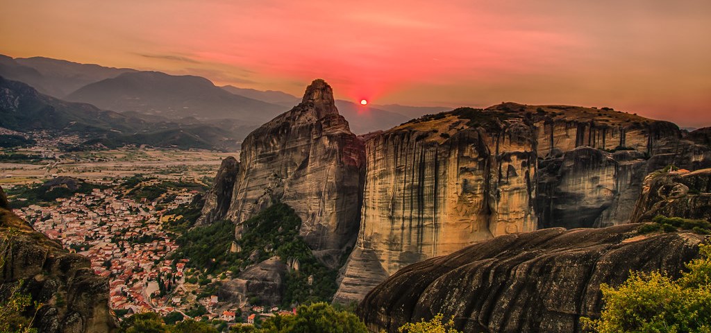 KALAMBAKA - MORNING TOUR AND THEN BACK TO ATHENS