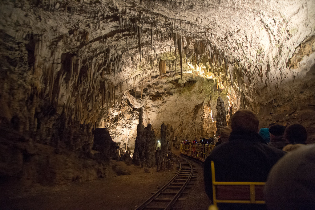 DE LIUBLIANA A ZAGREB VISITANDO LA CUEVA DE POSTOJNA
