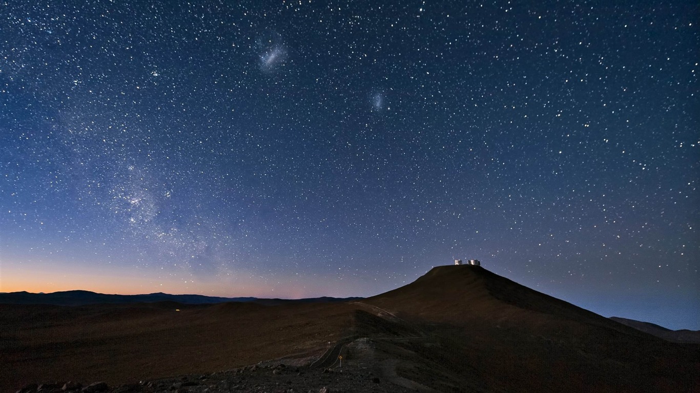 DESIERTO Y NOCHE EN CAMPAMENTO BEDUINO