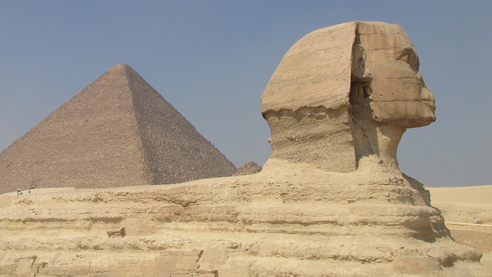 SAQQARA, MENFIS, GUIZA, PIRÁMIDES Y ESFINGE