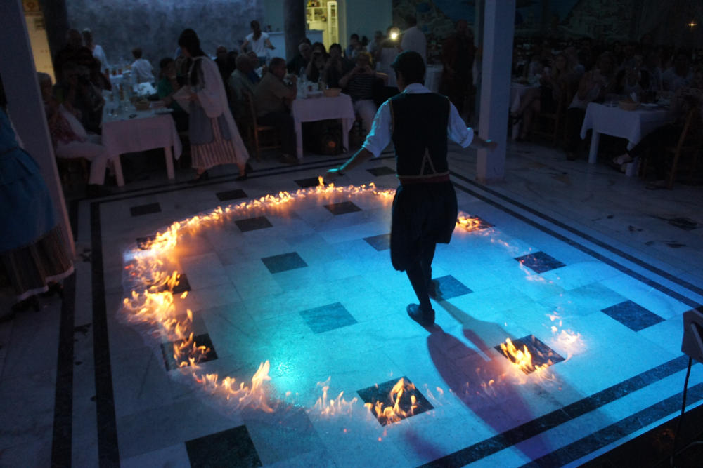 AUTHENTIC GREEK NIGHT IN SANTORINI