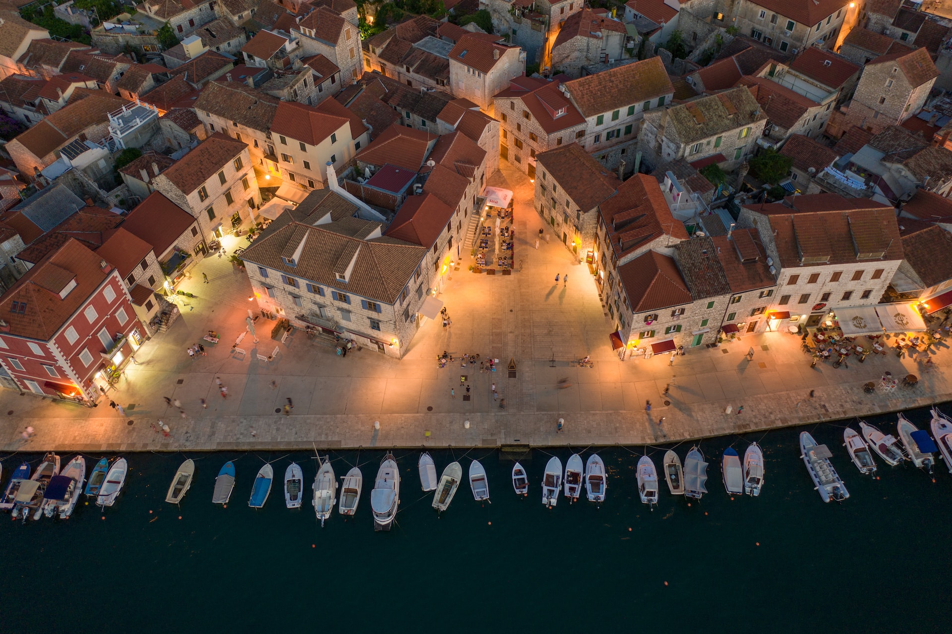 DESCUBRIENDO HVAR