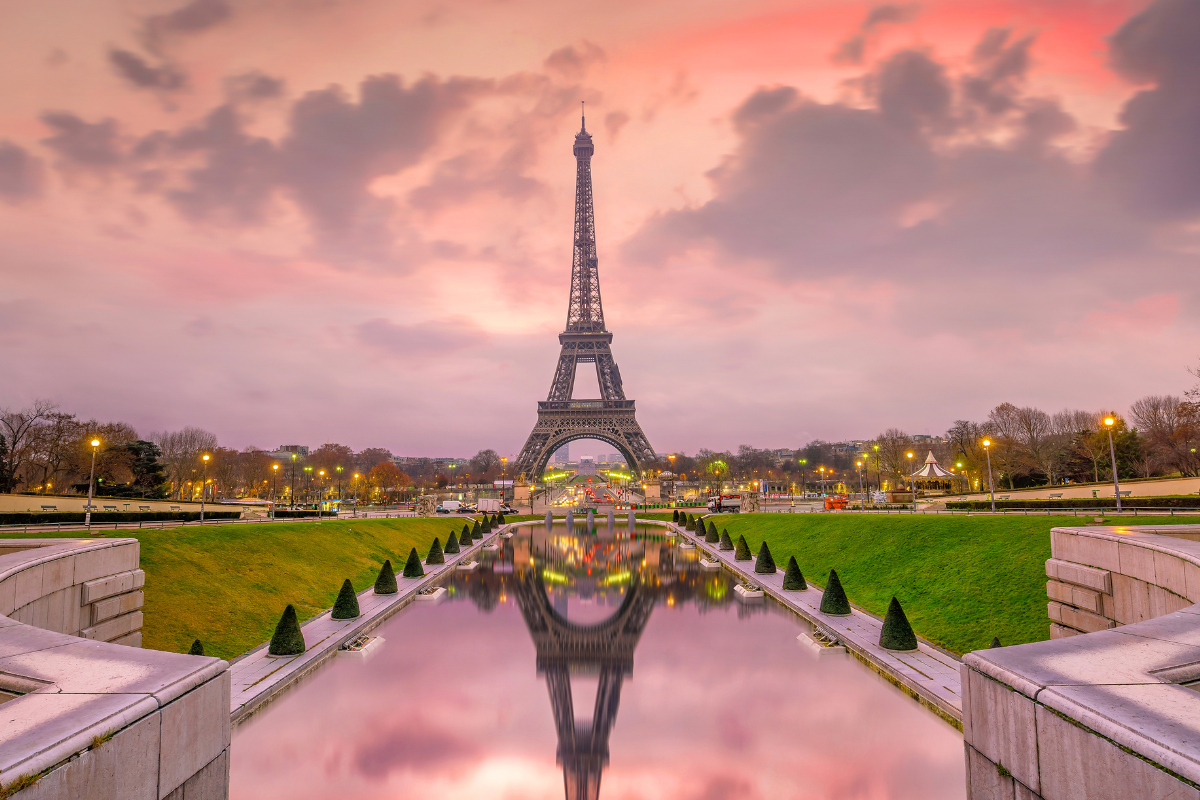 PARÍS HISTÓRICO Y MÁGICO