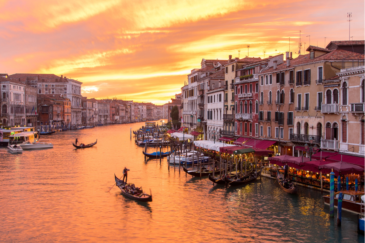 PRIVATE GONDOLA RIDE WITH SERENADE