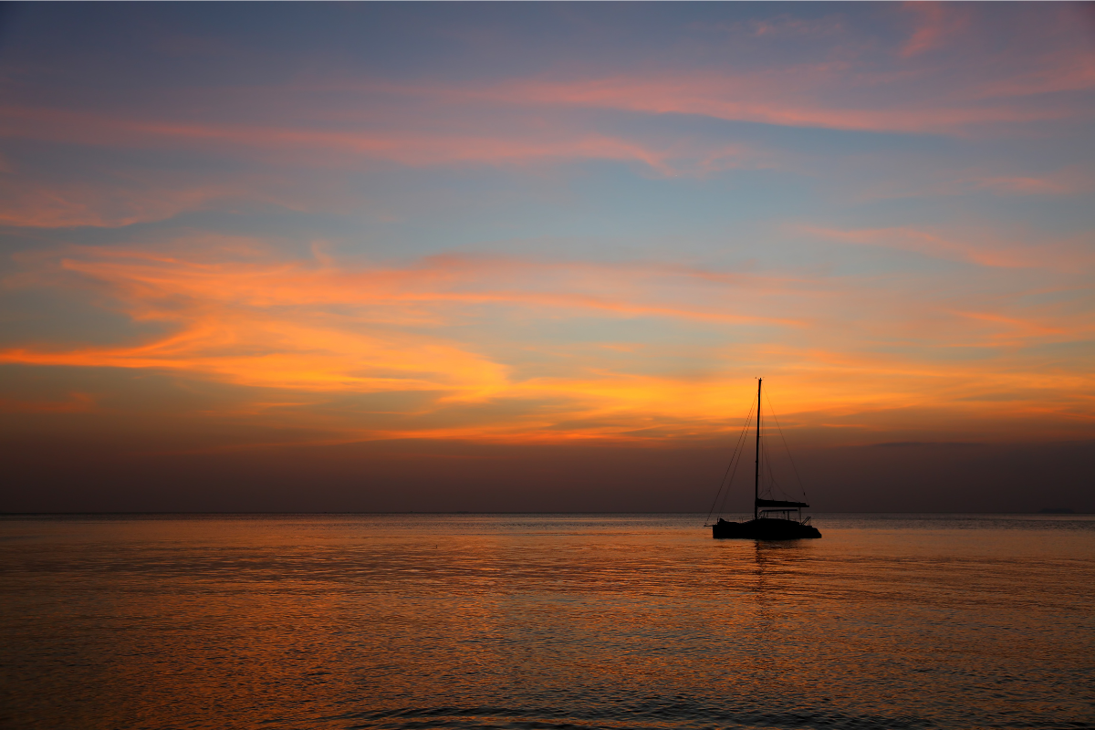 CATAMARAN SUNSET CRUISE IN SANTORINI