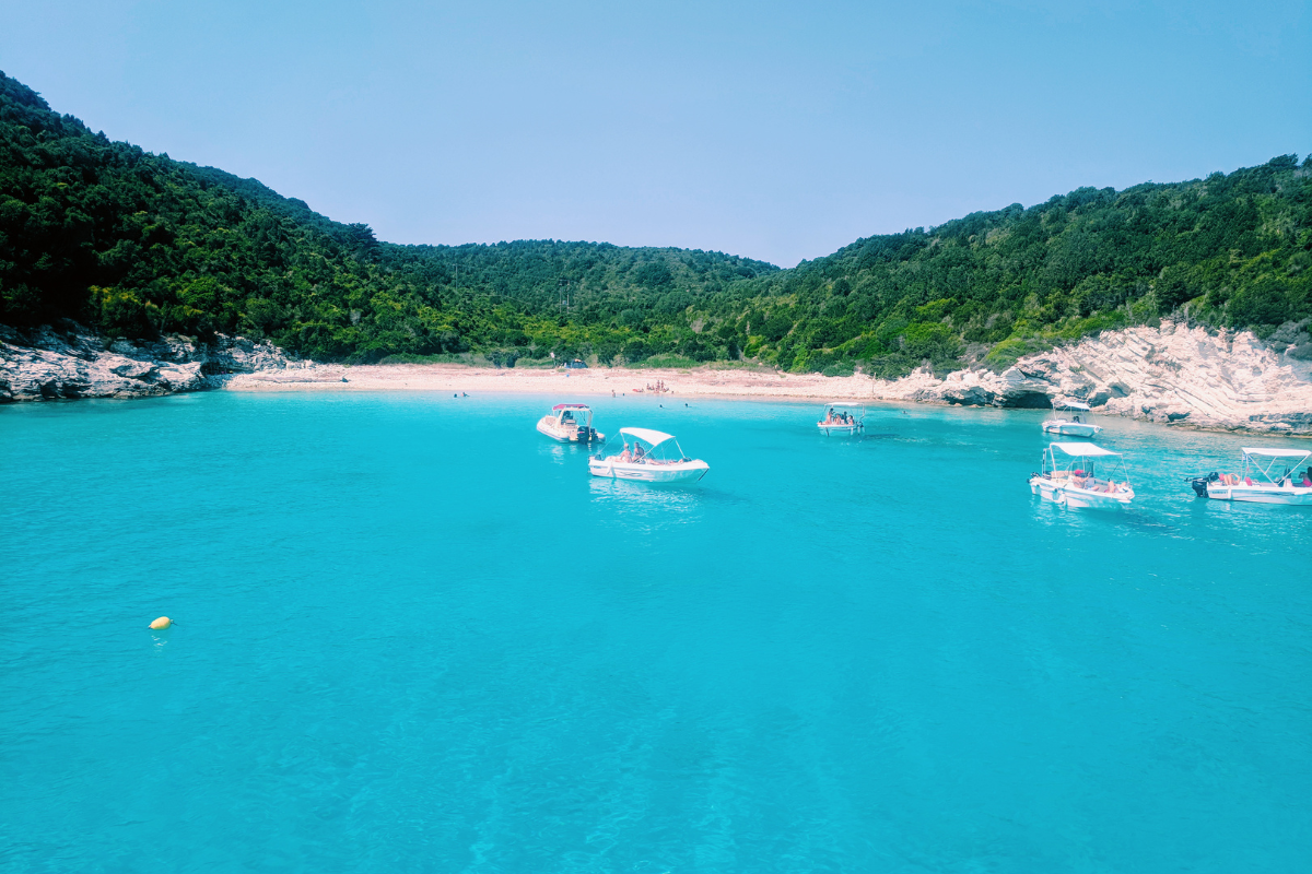 CORFÚ: PAXOS, ANTIPAXOS Y CUEVAS AZULES