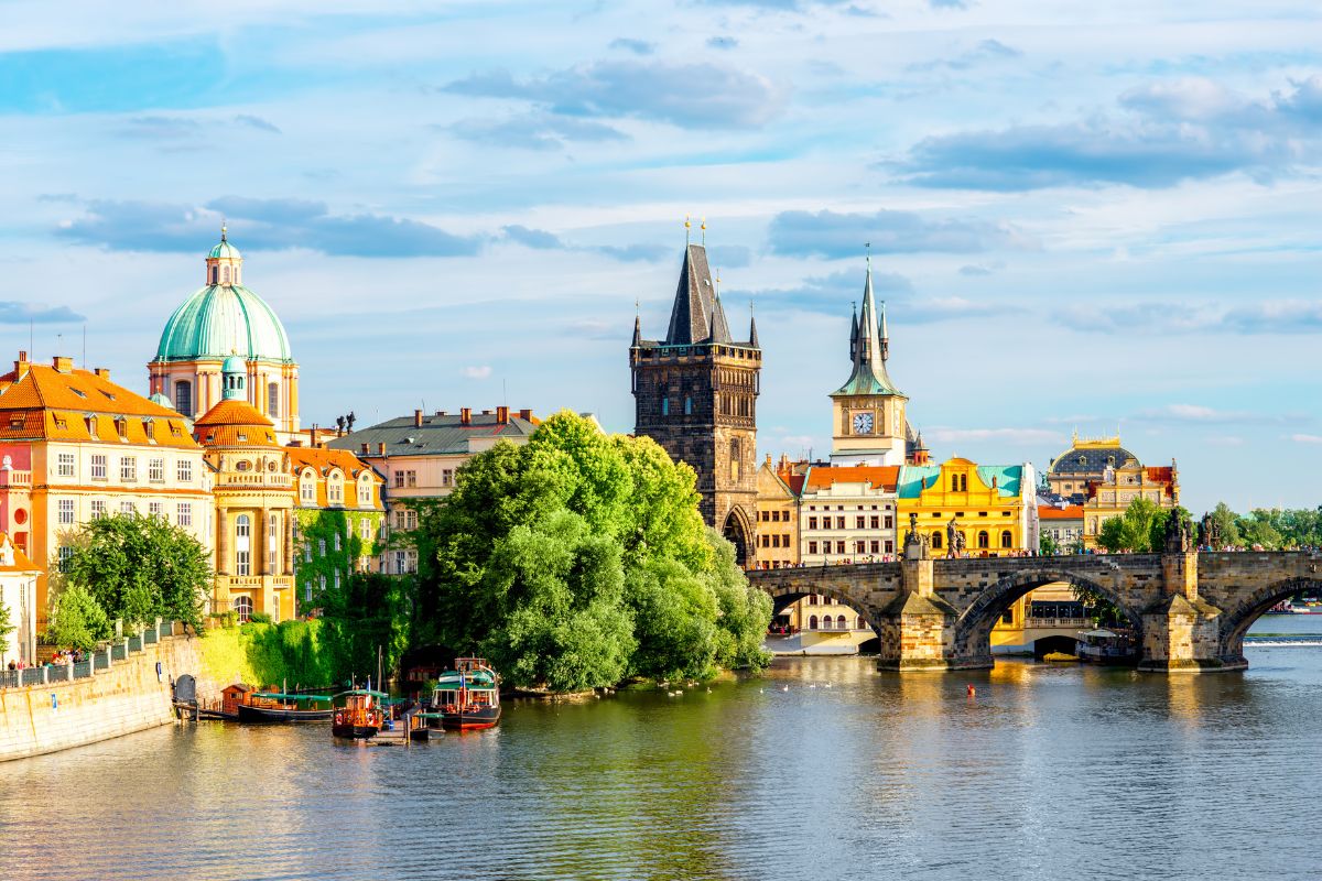 DESCUBRIENDO PRAGA