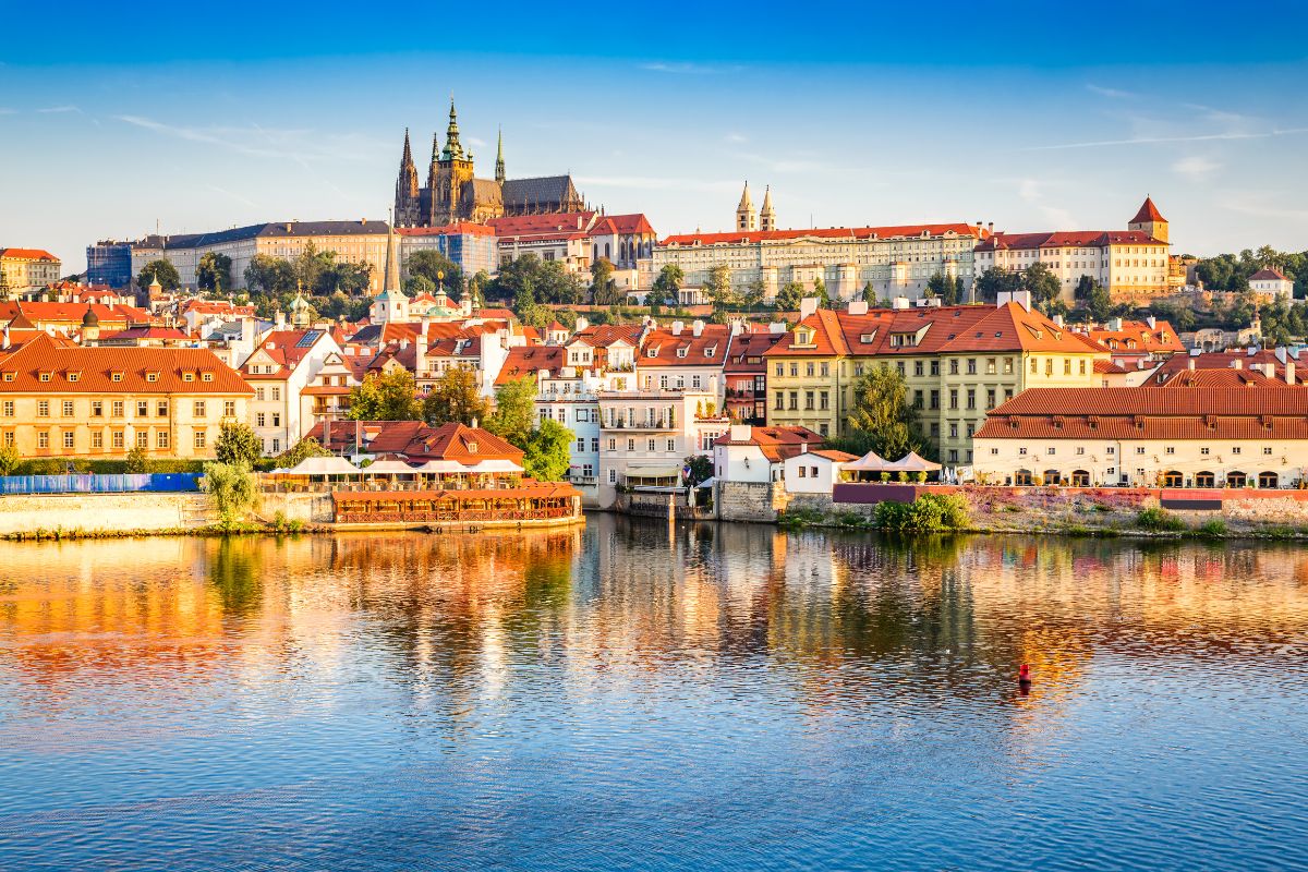 BUDAPEST - BRATISLAVA - PRAGA