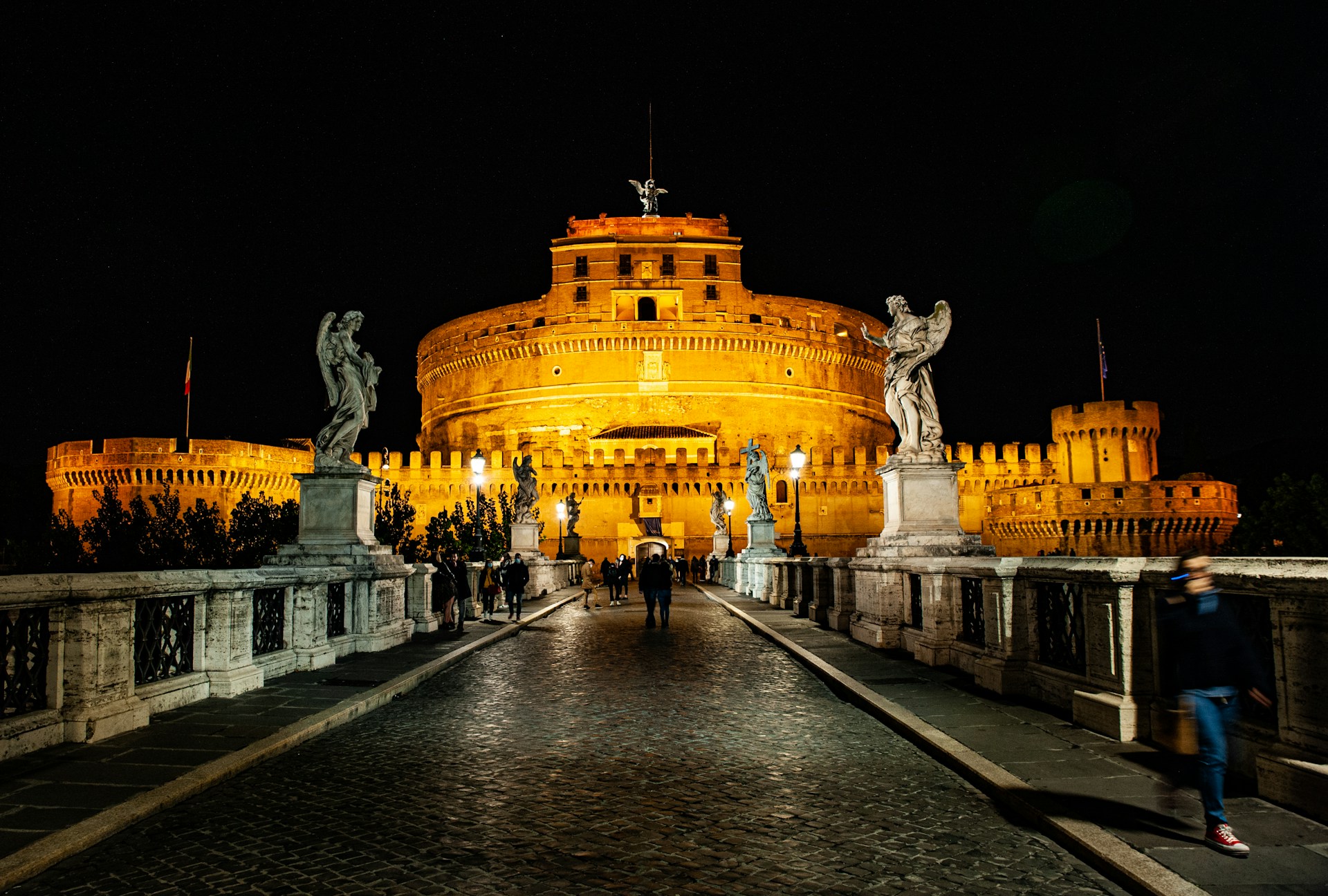 DESCUBRIENDO ROMA ILUMINADA