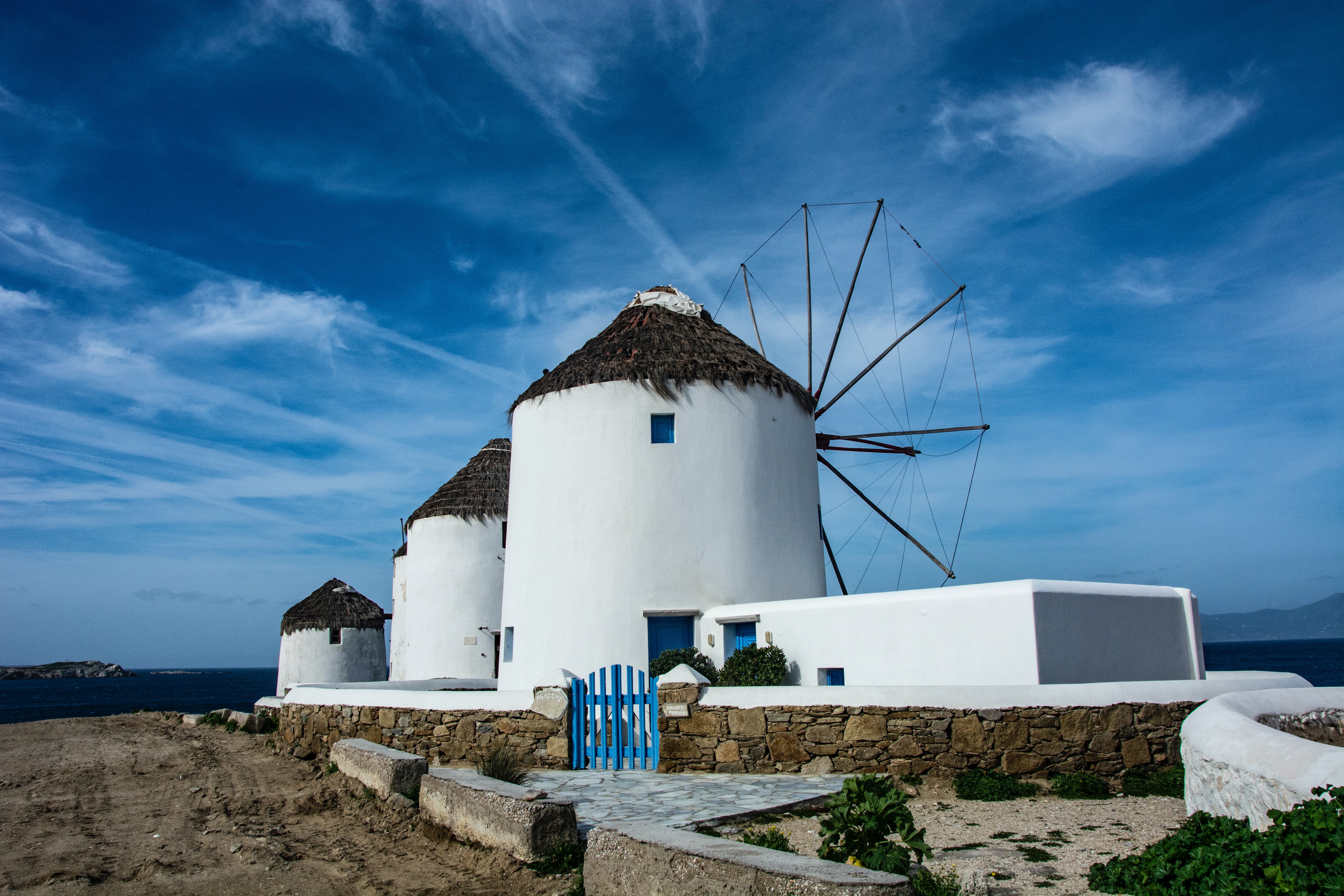 FROM SYROS TO THE MAGICAL MYKONOS