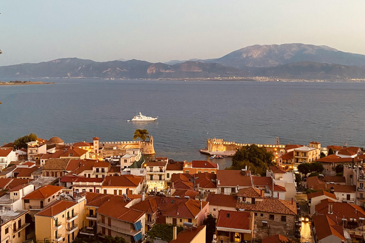 PATRAS - NAFPAKTOS - MICENAS - CORINTO - ATENAS