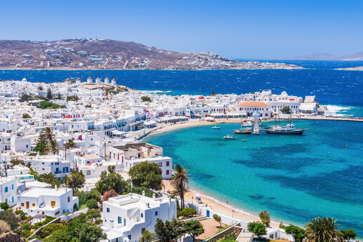 MYKONOS: RELAX, SUN, BEACH, AND HISTORY