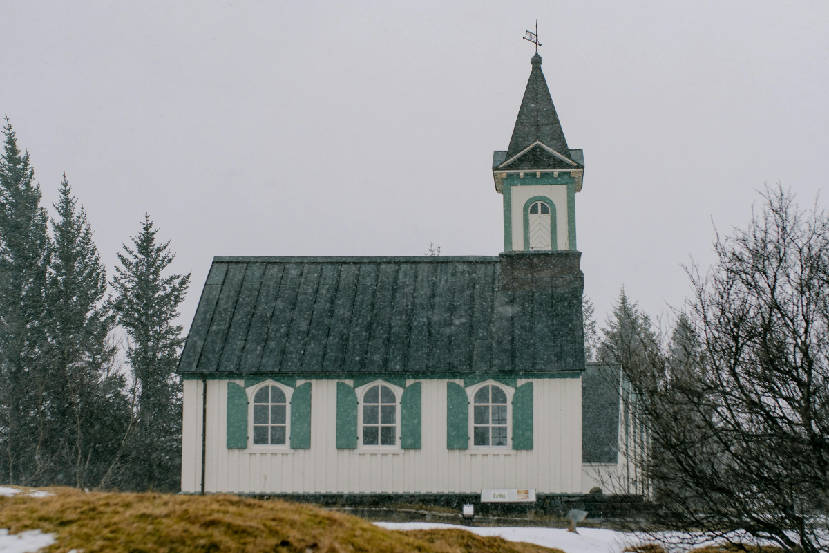 DE BORGARNES PASANDO POR THINGVELLIR Y LLEGANDO A REYKJAVIK