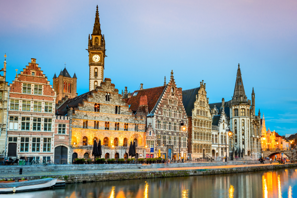 DE BRUSELAS A LAS MÁGICAS BRUJAS Y GANTE