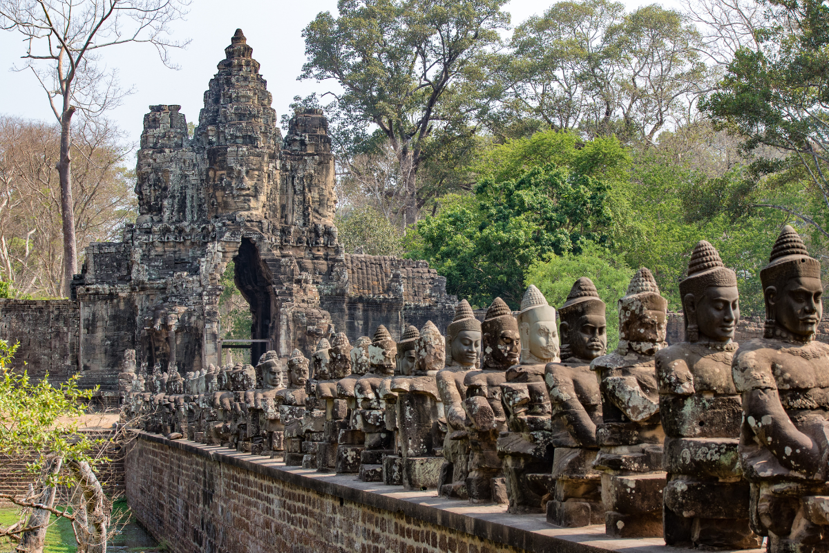 ANGKOR TEMPLES: ANGKOR WAT & ANGKOR THOM