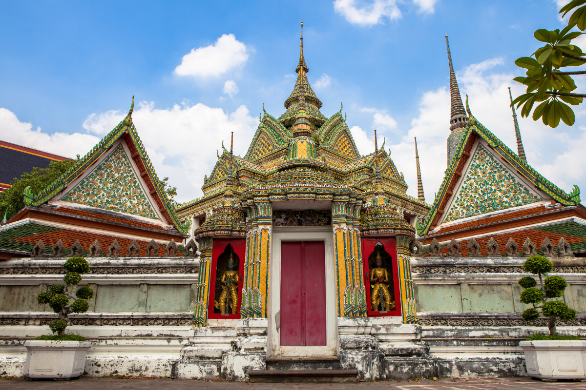 DISCOVERING THE VIBRANT BANGKOK