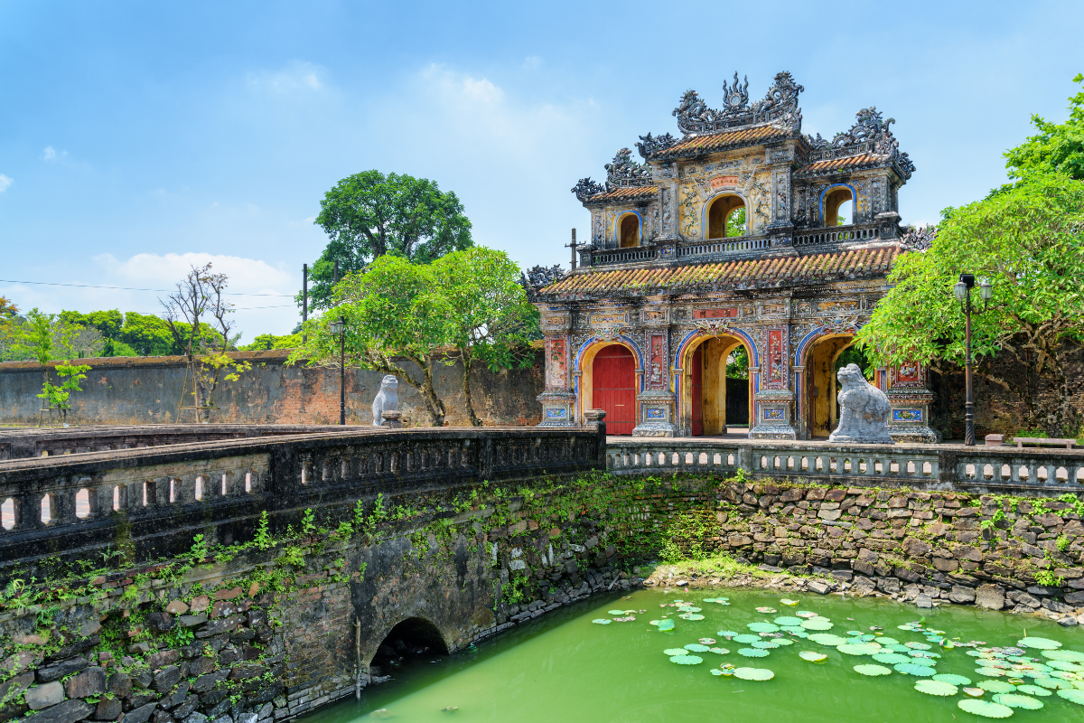 DE HUE A HO CHI MINH