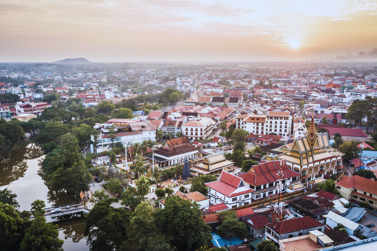 DESPIDIENDO VIETNAM Y LLEGADA A CAMBOYA