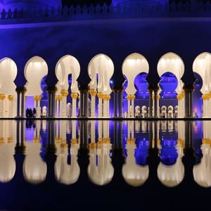 ABU DHABI, CIUDAD CAPITAL DE LOS EMIRATOS ÁRABES