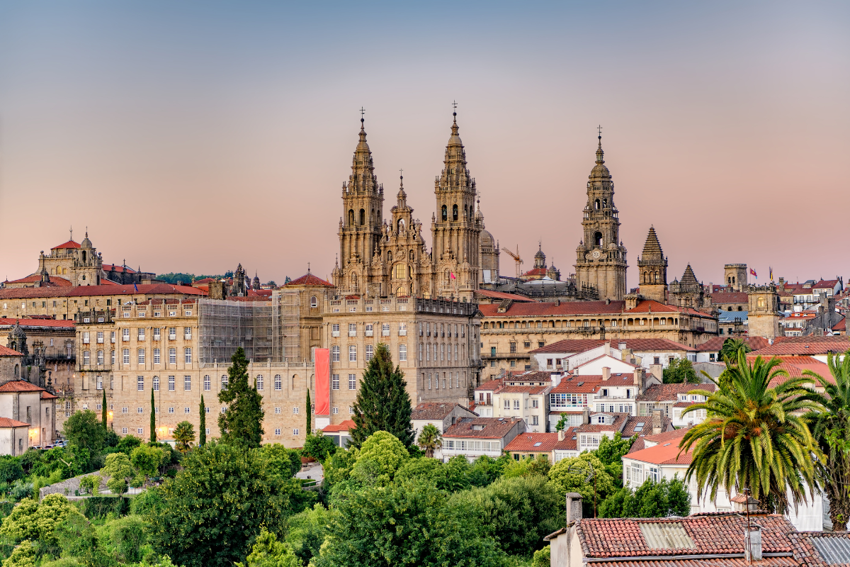 ESSENTIAL SPAIN AND PORTUGAL