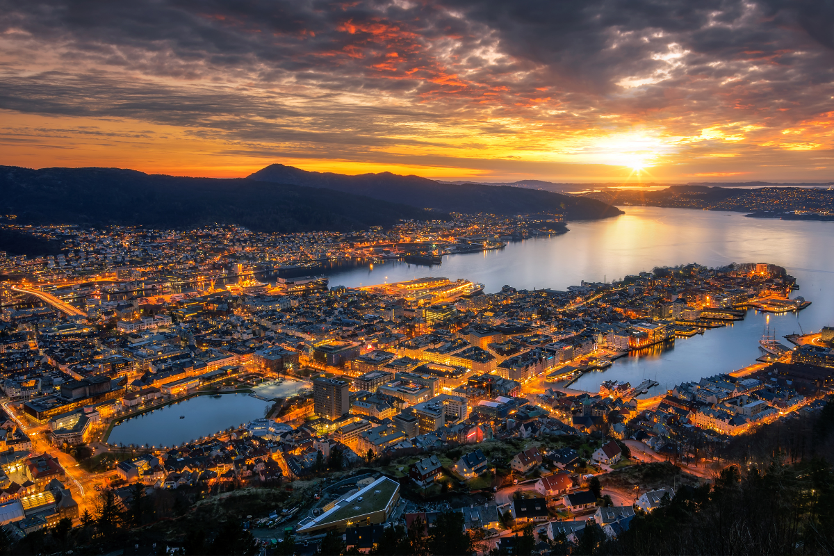 ENJOYING BERGEN