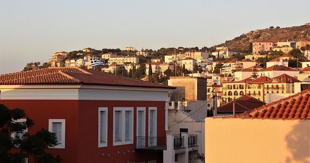 Photo of the city of Pylos at sunset.